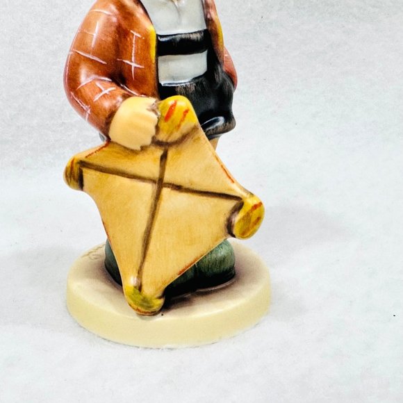 Goebel Hummel "Windy Wishes" #2079/B (2003) First Issue - TMK8 - Picture 7 of 13